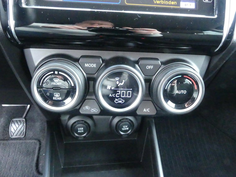 Vehicle Image 25