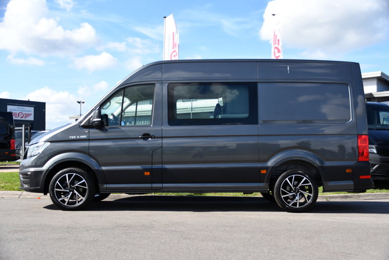 Vehicle Image 9