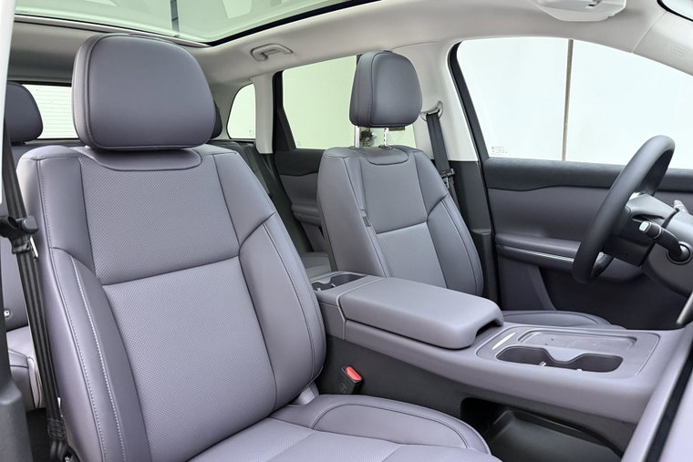 Vehicle Image 15
