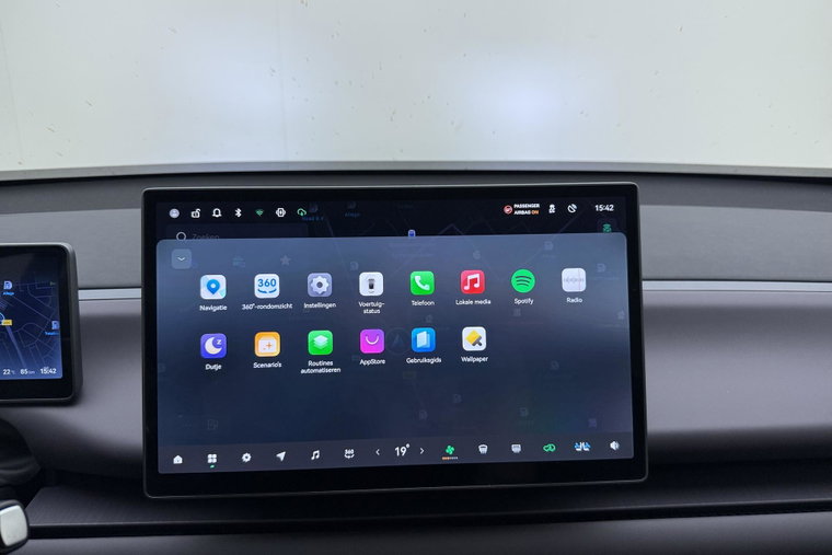 Vehicle Image 30