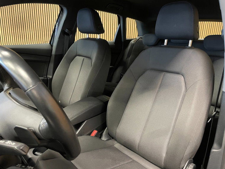 Vehicle Image 33