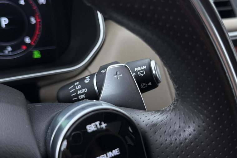 Vehicle Image 40
