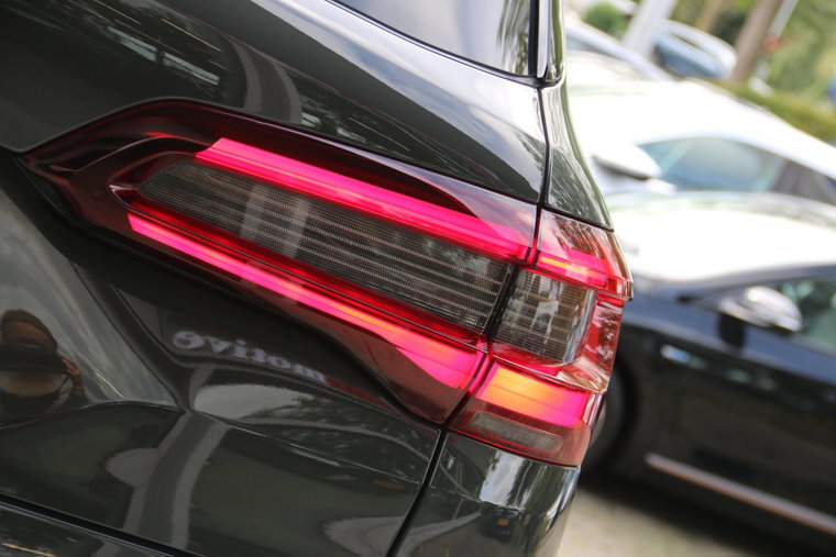 Vehicle Image 7