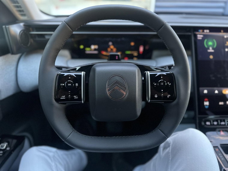 Vehicle Image 37