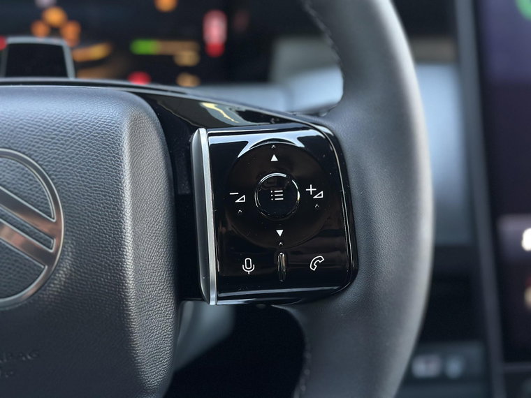 Vehicle Image 40