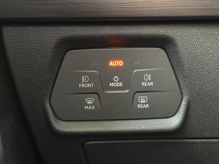 Vehicle Image 29