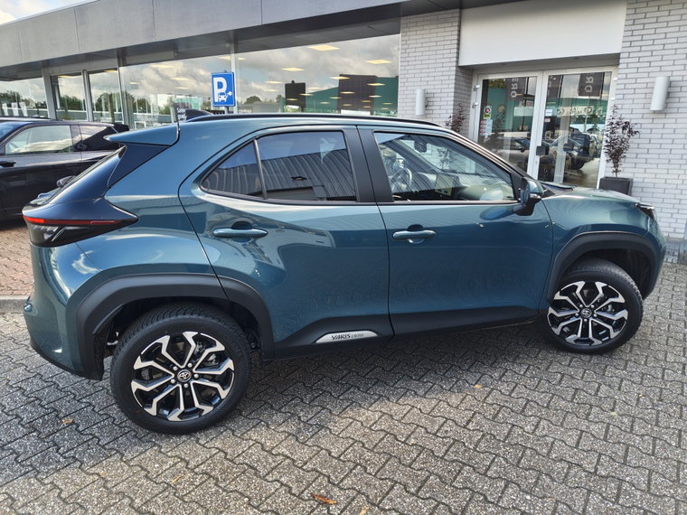 Vehicle Image 5