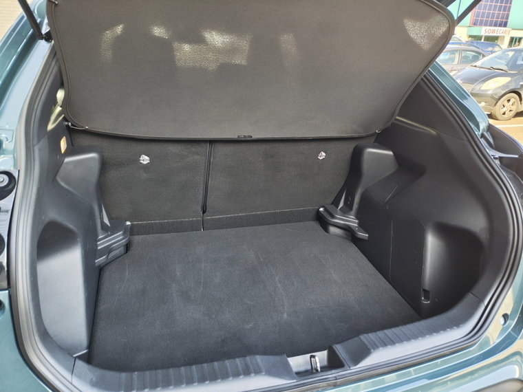 Vehicle Image 32