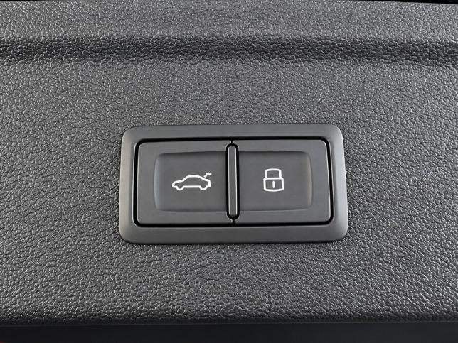 Vehicle Image 28