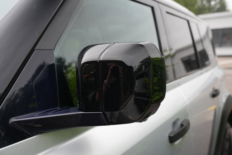 Vehicle Image 25