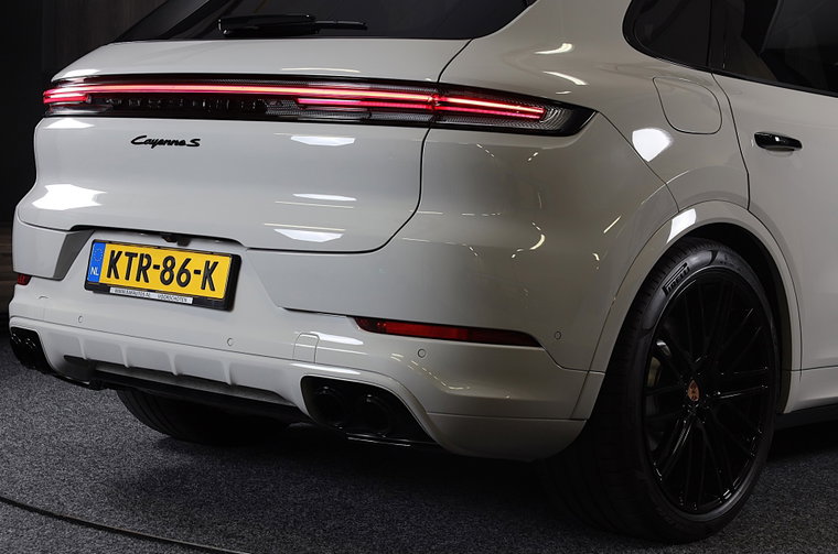Vehicle Image 43