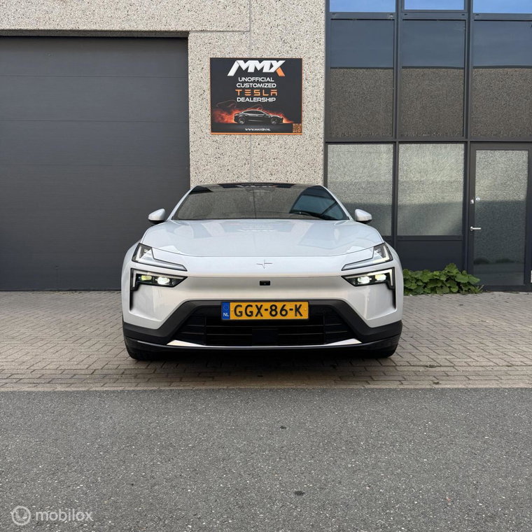 Vehicle Image 4
