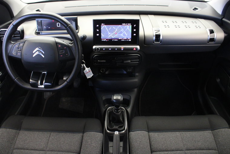 Vehicle Image 12