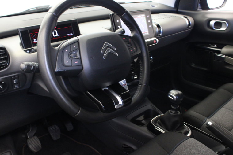 Vehicle Image 13