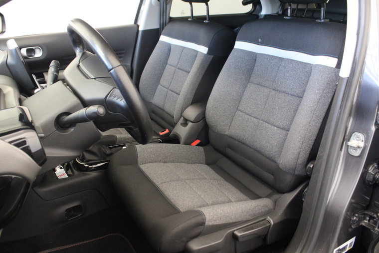 Vehicle Image 15