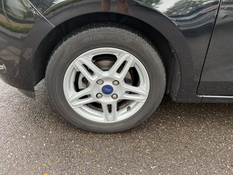 Vehicle Image 26