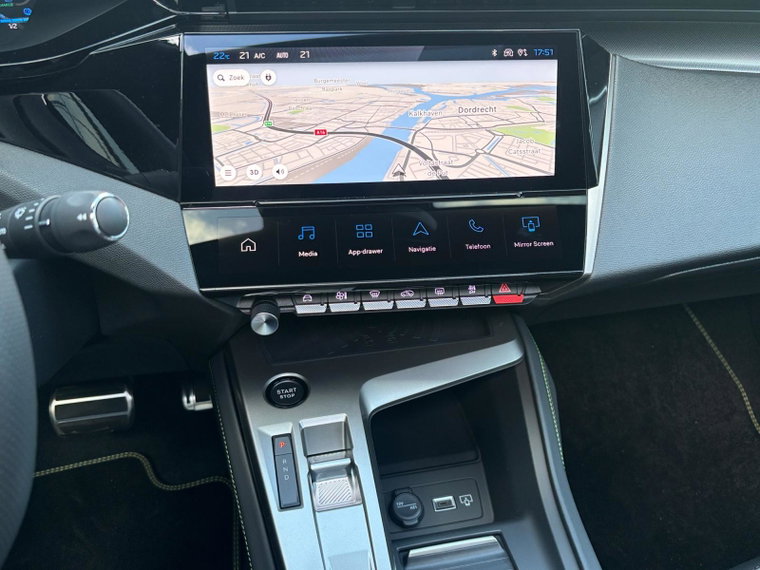 Vehicle Image 17