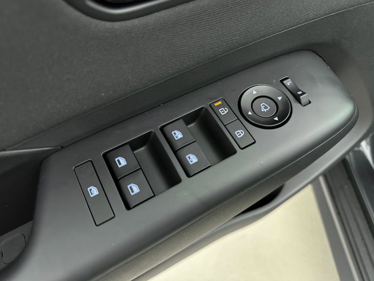 Vehicle Image 24