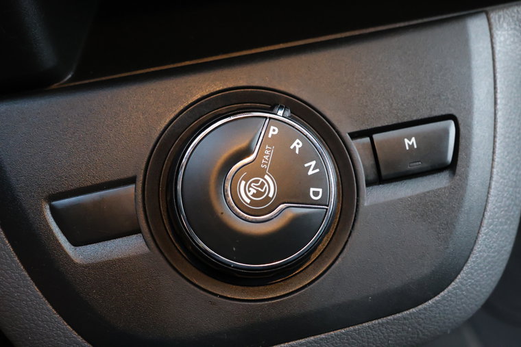 Vehicle Image 25