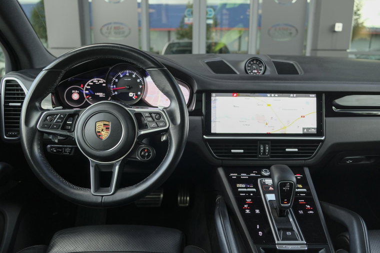 Vehicle Image 9