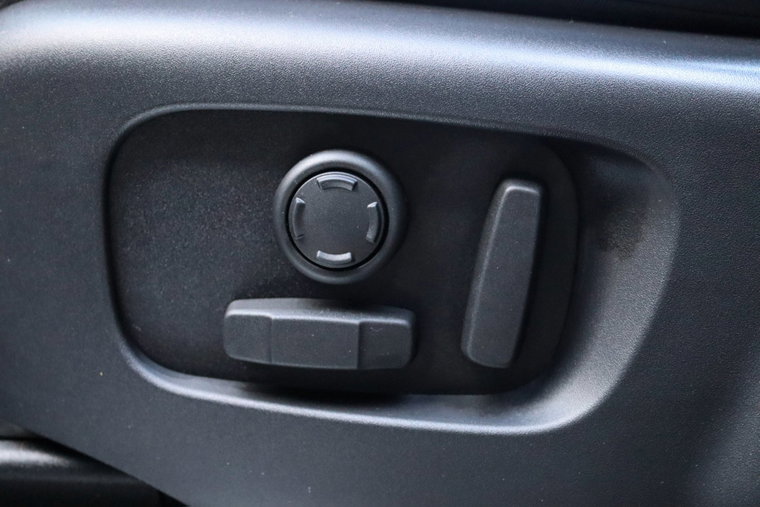 Vehicle Image 17