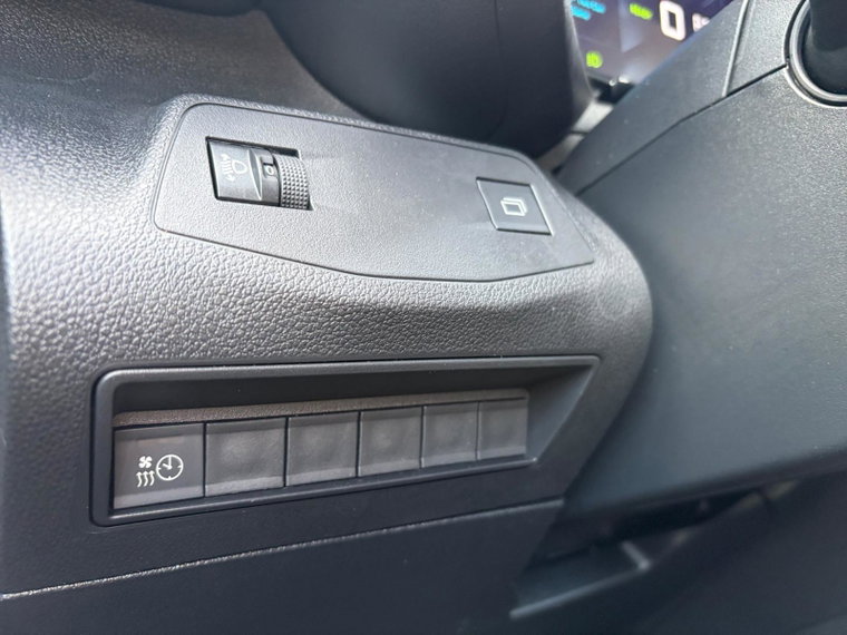 Vehicle Image 28