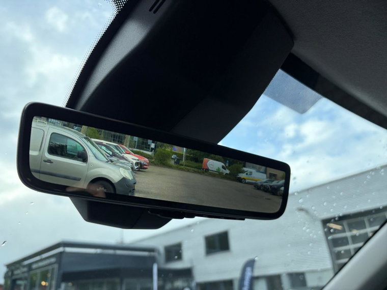 Vehicle Image 38