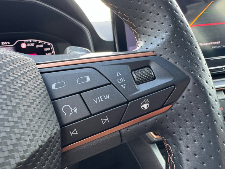 Vehicle Image 26