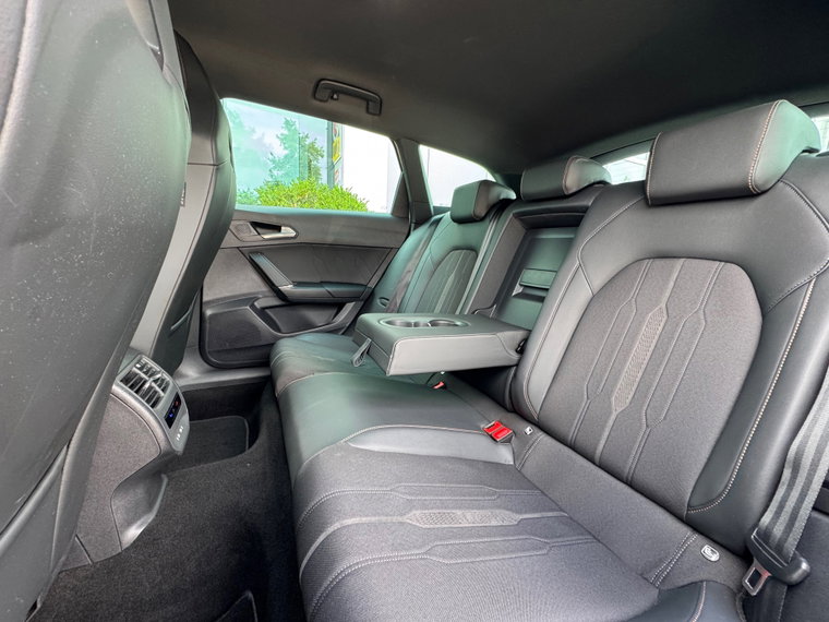 Vehicle Image 35