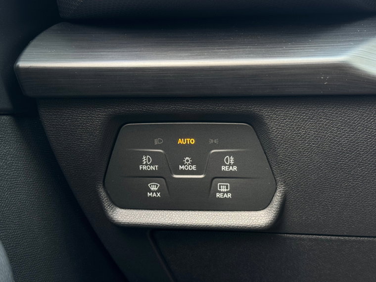 Vehicle Image 38