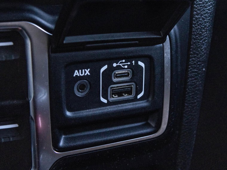 Vehicle Image 31