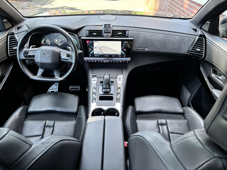 Vehicle Image 25