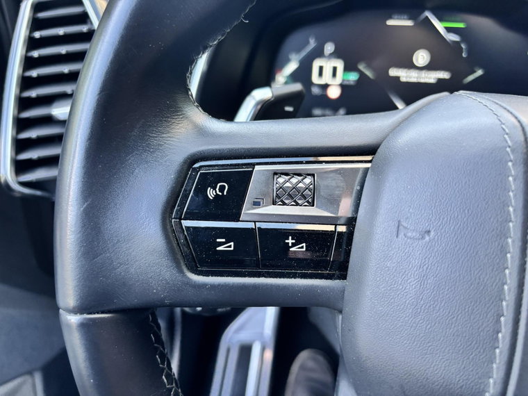 Vehicle Image 28