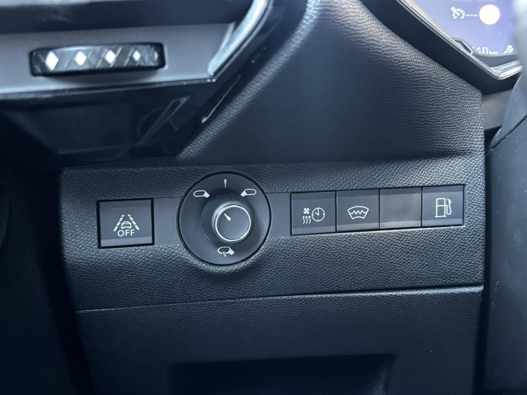 Vehicle Image 33