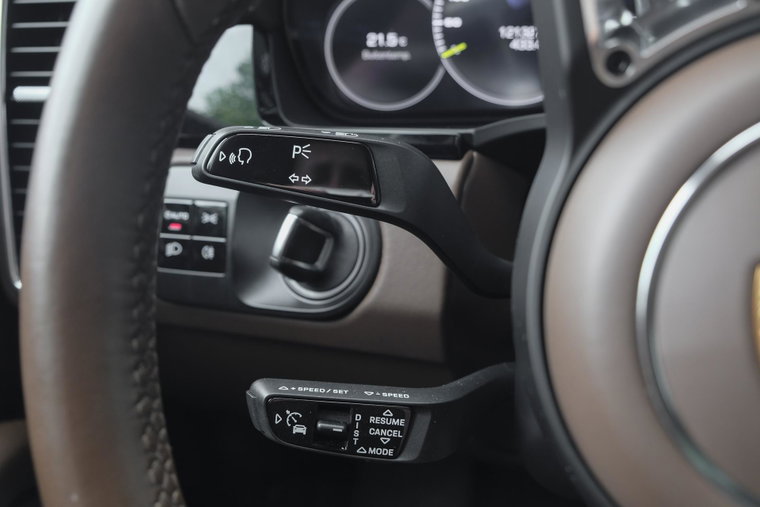 Vehicle Image 48