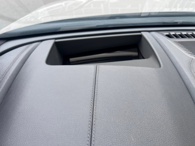 Vehicle Image 38