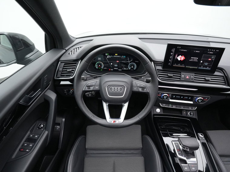 Vehicle Image 25
