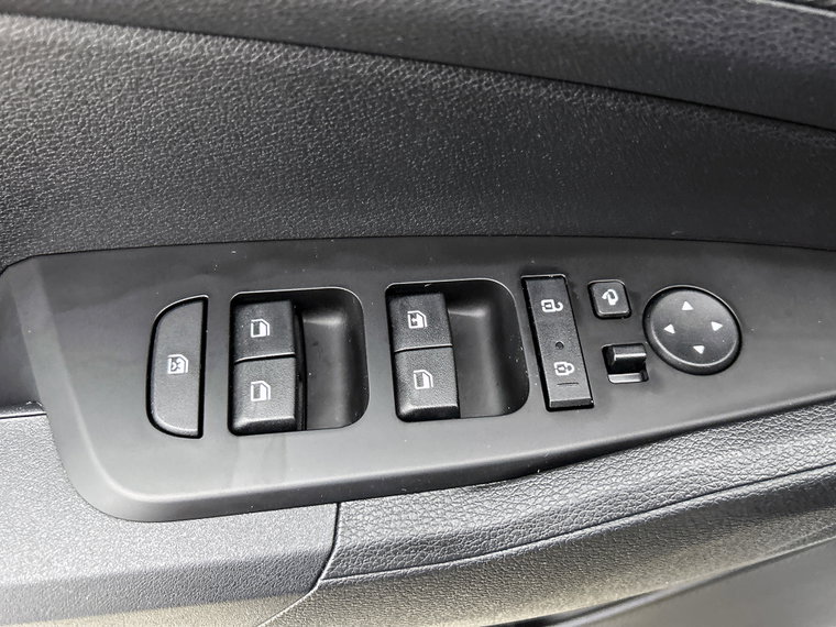 Vehicle Image 27