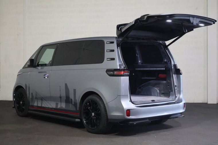 Vehicle Image 12