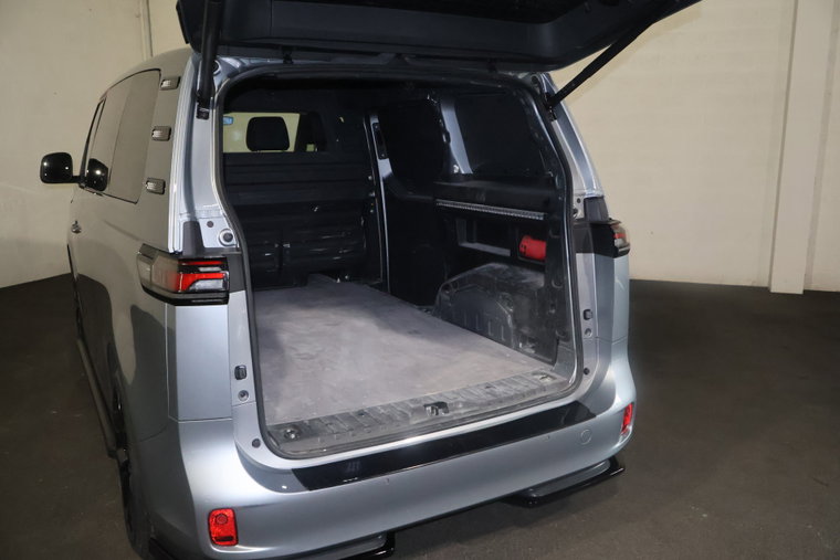 Vehicle Image 13