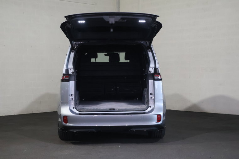 Vehicle Image 11