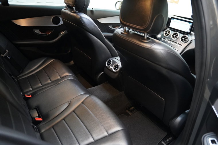 Vehicle Image 37