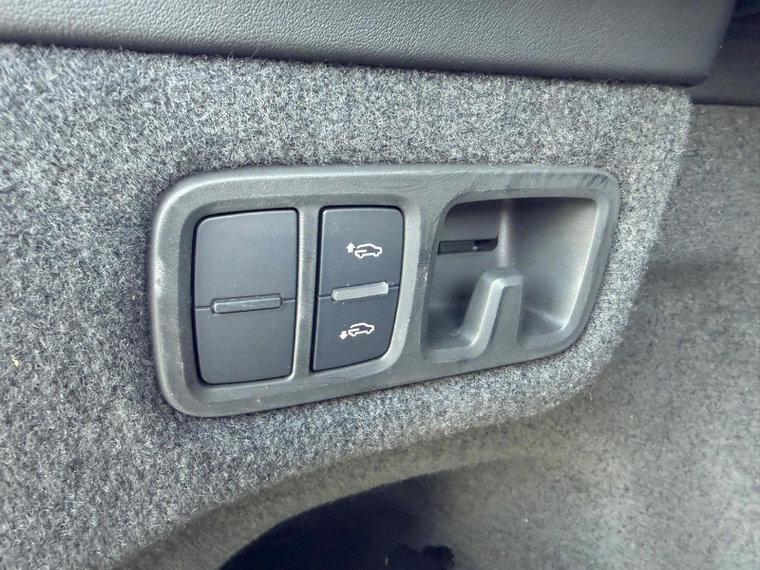 Vehicle Image 29