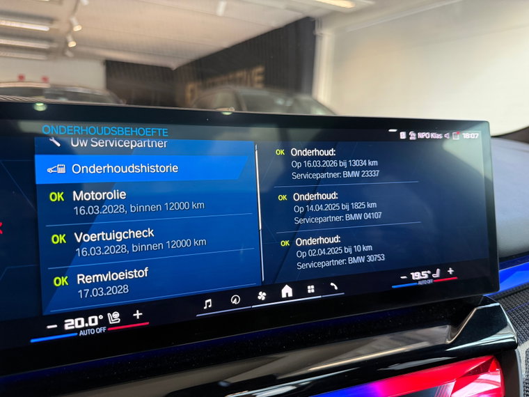 Vehicle Image 38