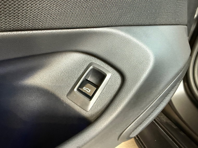 Vehicle Image 58