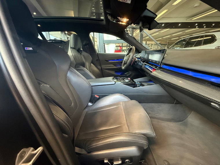 Vehicle Image 60
