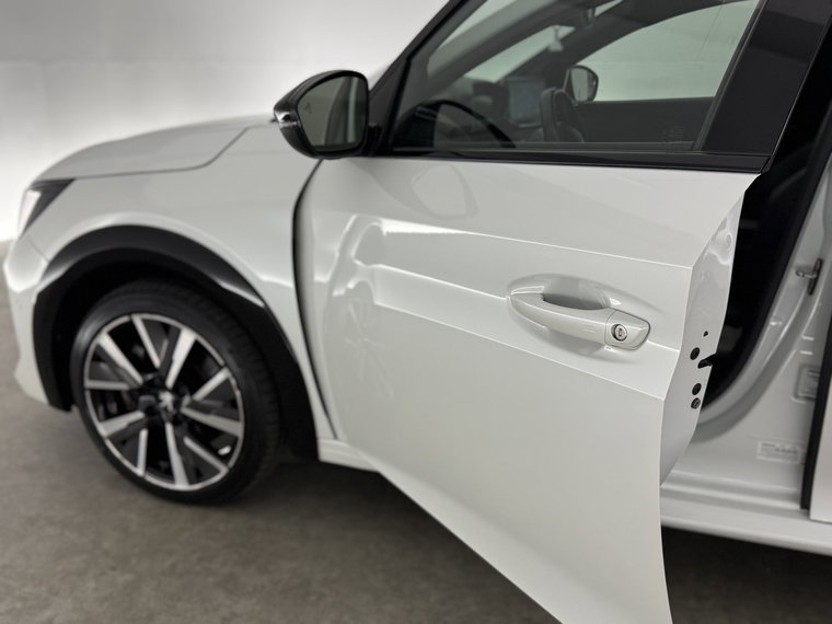 Vehicle Image 40