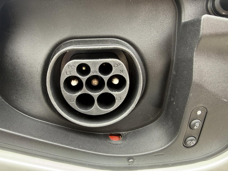 Vehicle Image 48