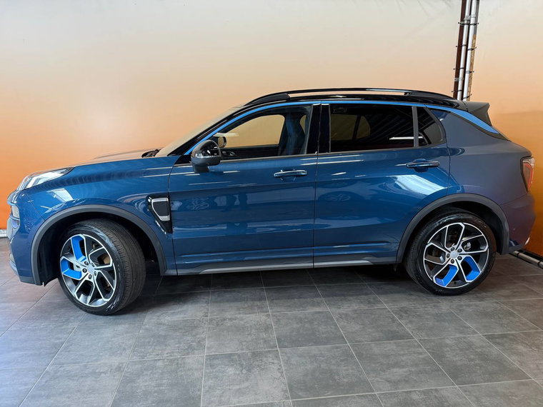 Vehicle Image 4