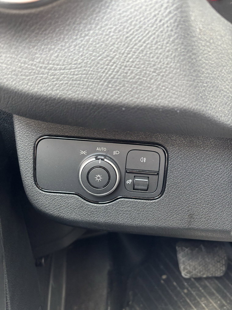 Vehicle Image 24